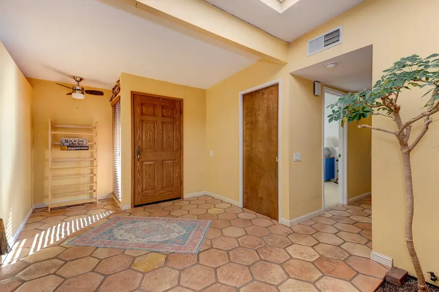 8745 Ski Court, Elk Grove, CA 95624 - #3