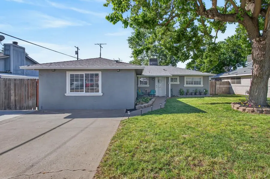724 Dabney Ave, Rio Linda, CA 95673 - #2