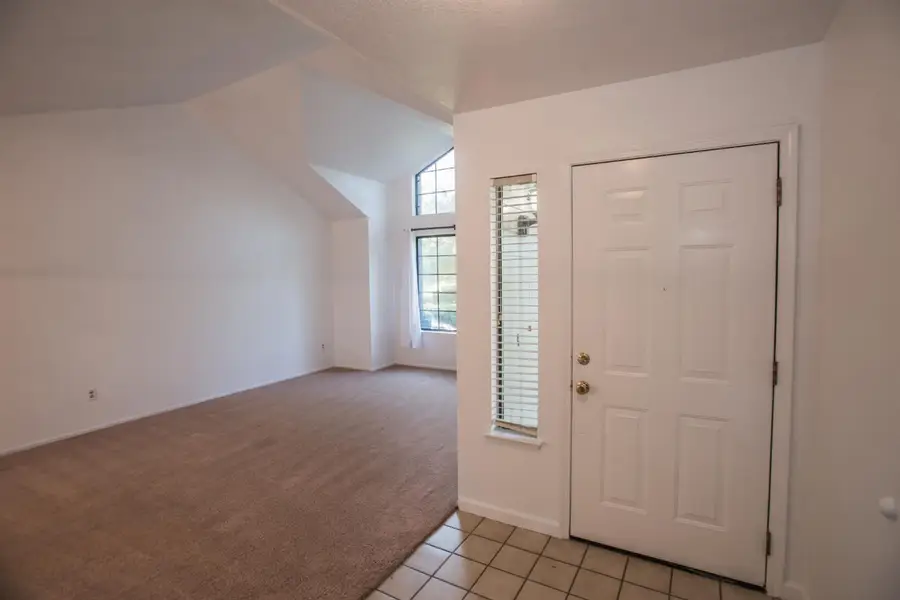 7761 Roberts River Way, Sacramento, CA 95831 - #2