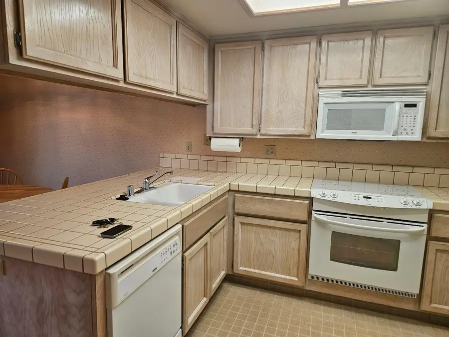 1067 Rio Cidade Way, Sacramento, CA 95831 - #3