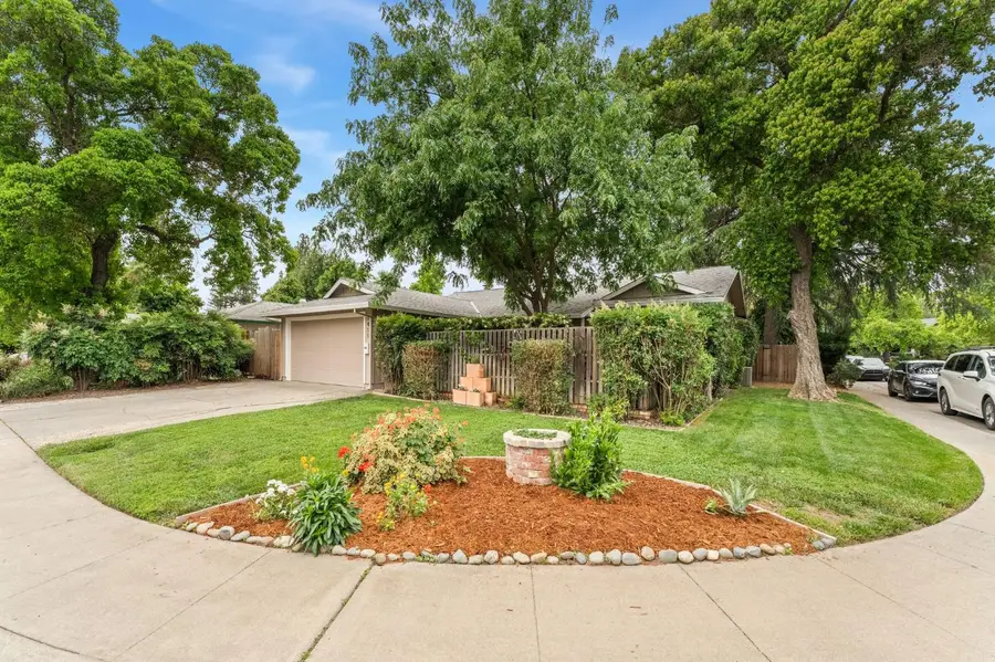 1411 Camphor Lane, Davis, CA 95618 - #2