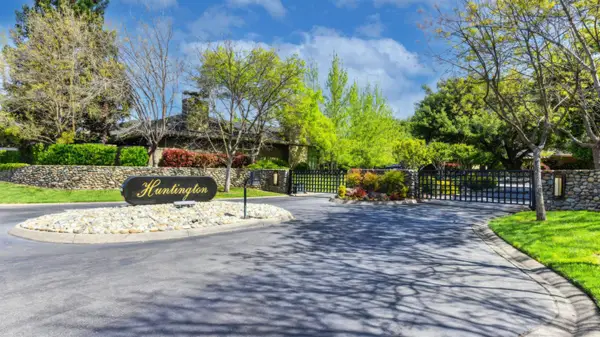 11390 Huntington Village Lane, Gold River, CA 95670