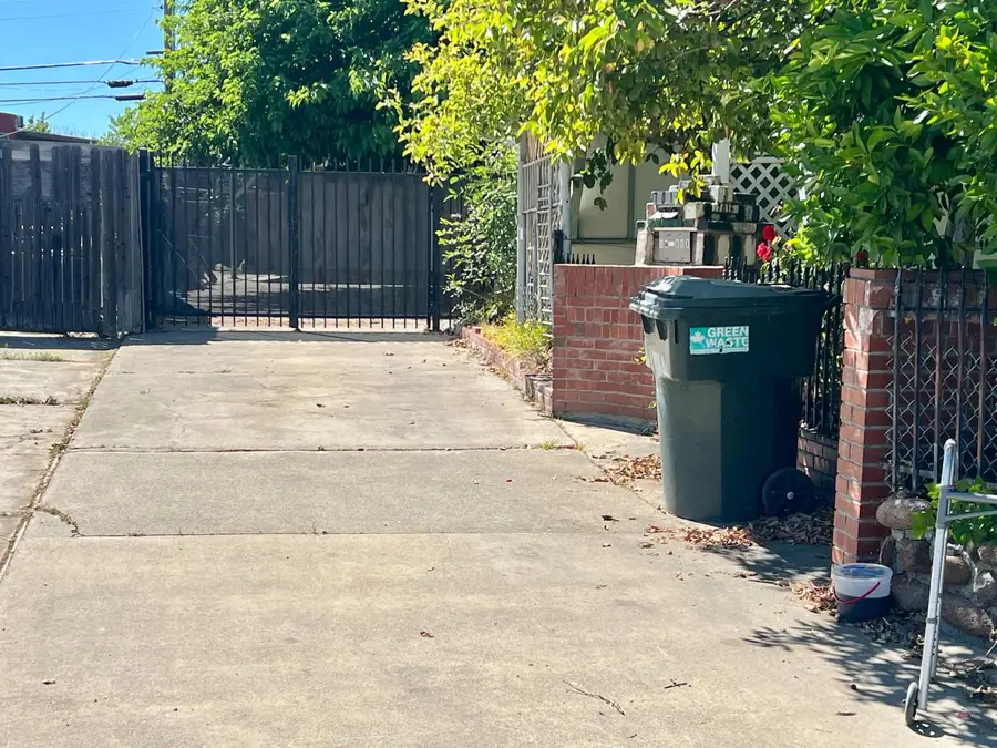 7016 Peck Drive, Sacramento, CA 95828 - #3