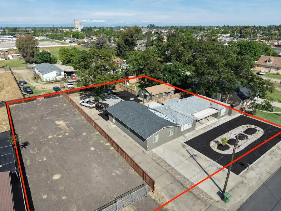 917 9th Street, Turlock, CA 95380 - #2