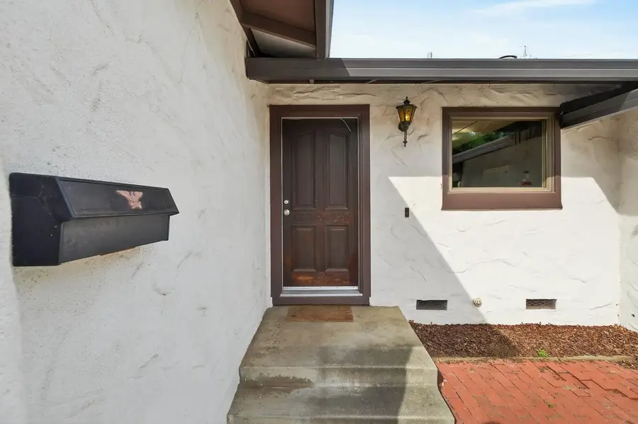 49 Waterglen Circle, Sacramento, CA 95826 - #3