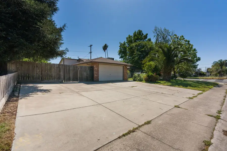 1600 Thorsen Avenue, Modesto, CA 95355 - #2