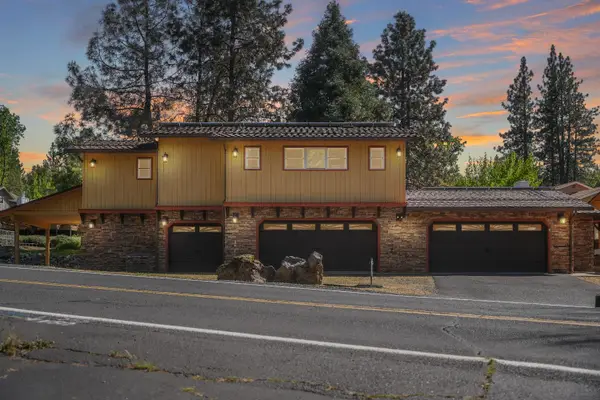 19485 Ferretti Road, Groveland, CA 95321