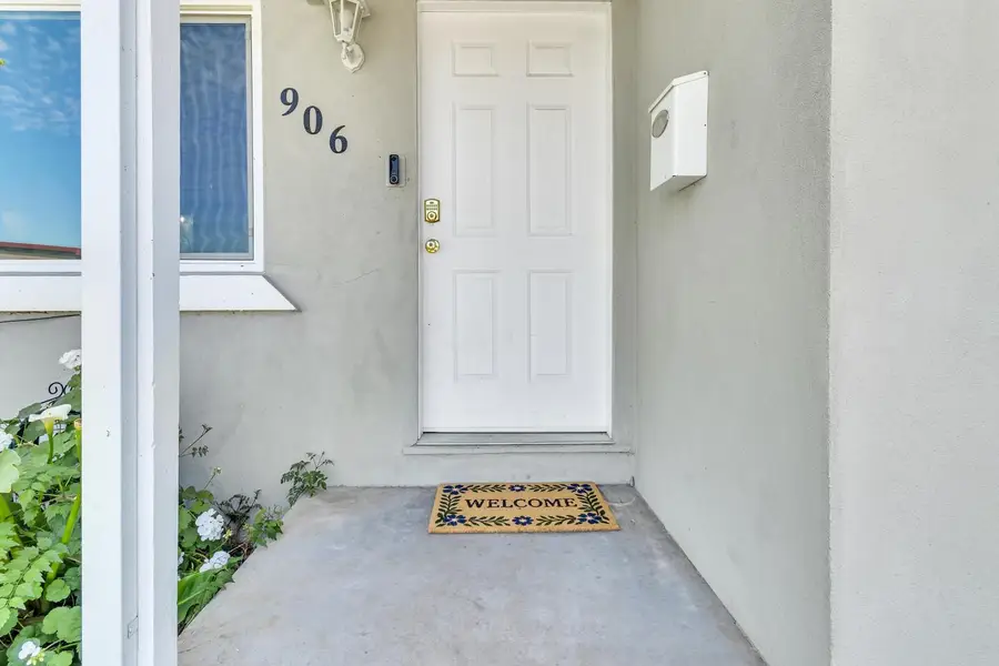 906 E 19th Street, Marysville, CA 95901 - #2