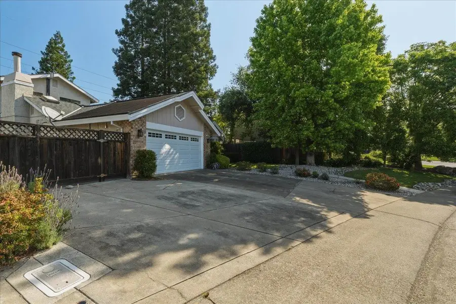 226 Bittercreek Drive, Folsom, CA 95630 - #2