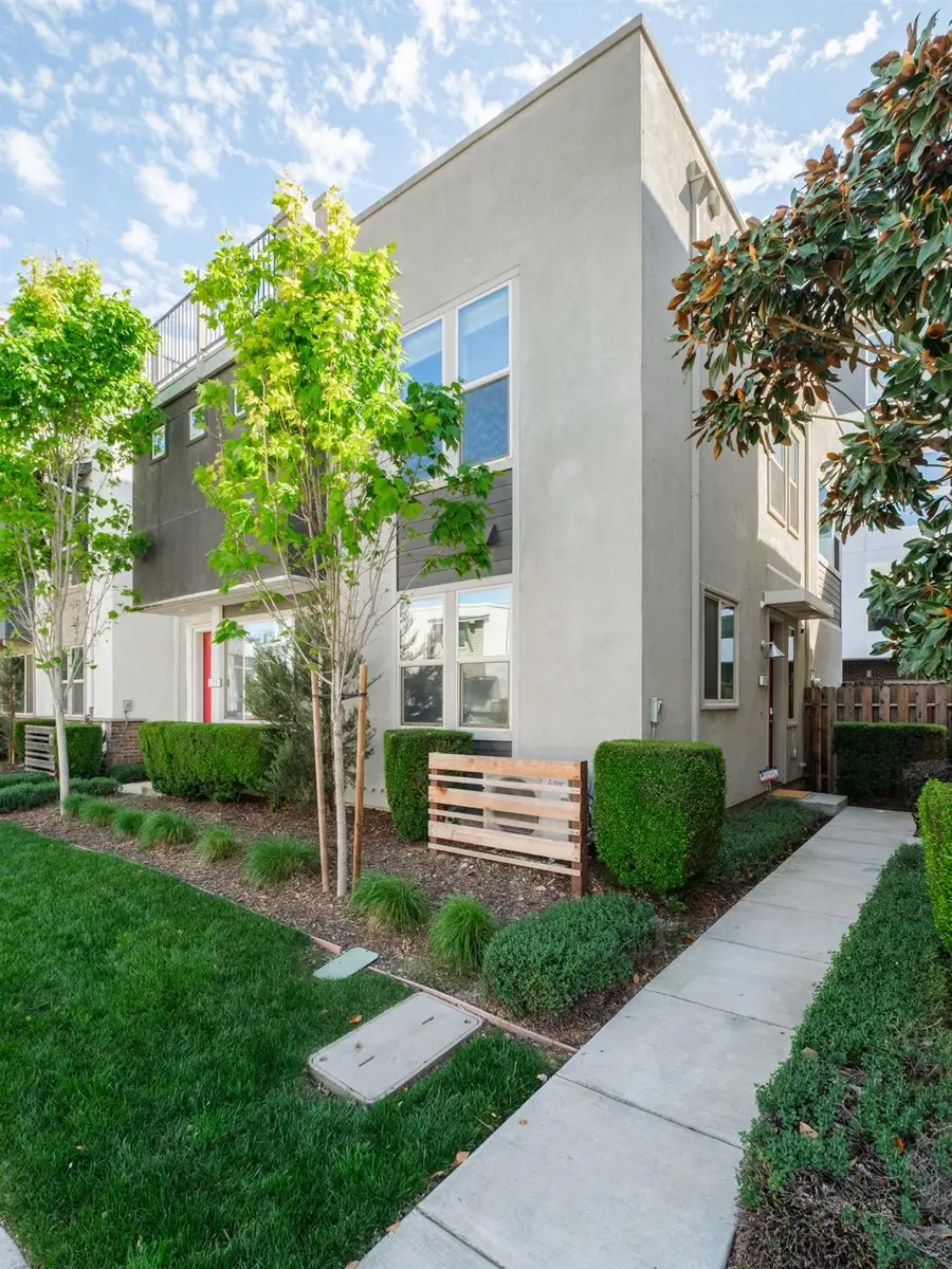 434 Crate Avenue, Sacramento, CA 95818 - #2