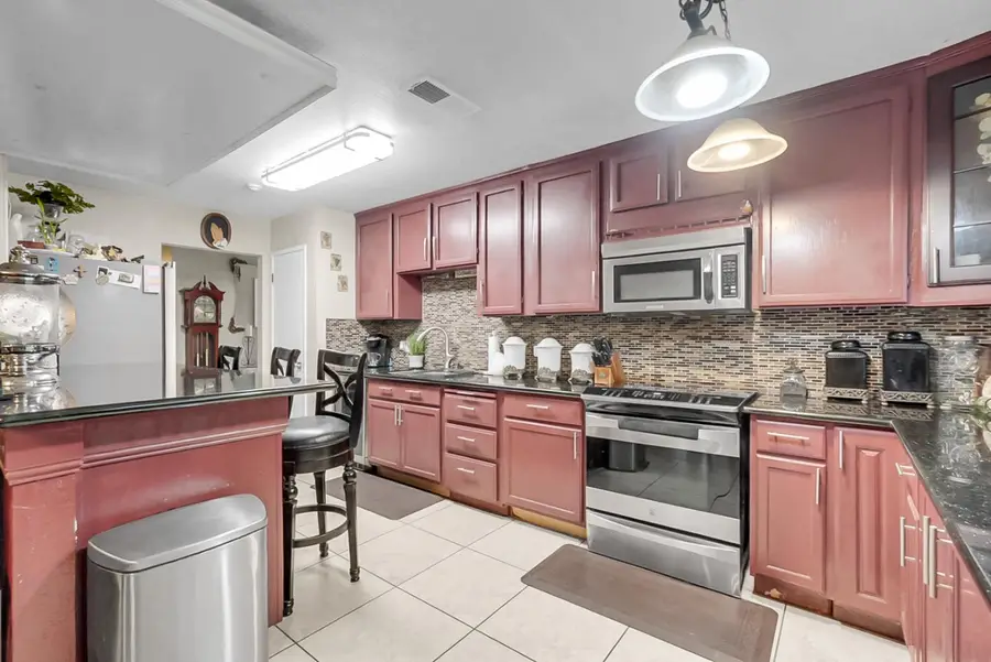 1427 Snyder Street, Manteca, CA 95336 - #2