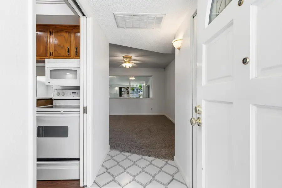 1008 Colonial Court, Modesto, CA 95350 - #3