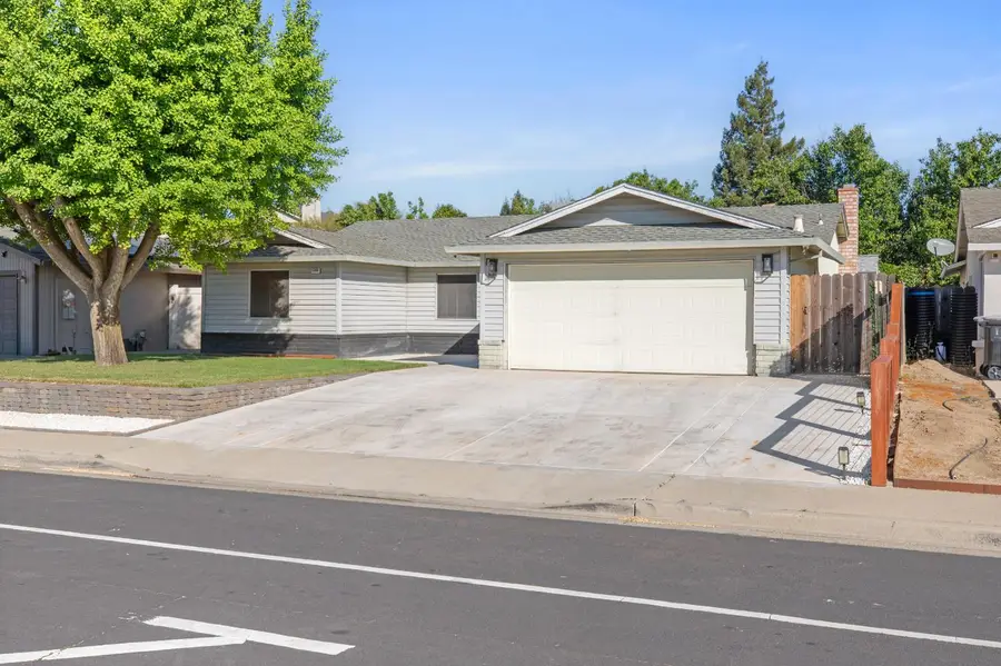 1348 E D, Oakdale, CA 95361 - #2