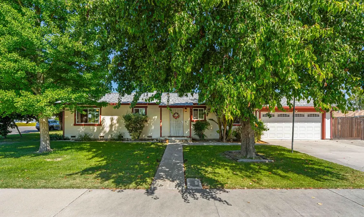 4801 Glenmoor Way, Denair, CA 95316 - #1