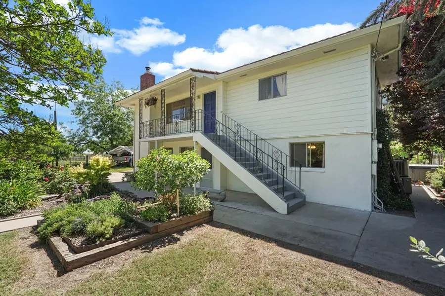 10450 Walnut Grove Road, Thornton, CA 95686 - #2