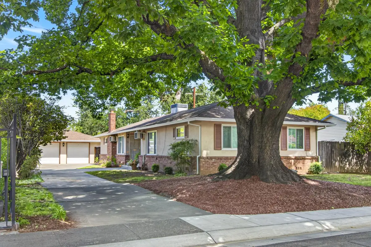 153 Globe Avenue, Sacramento, CA 95815 - #1