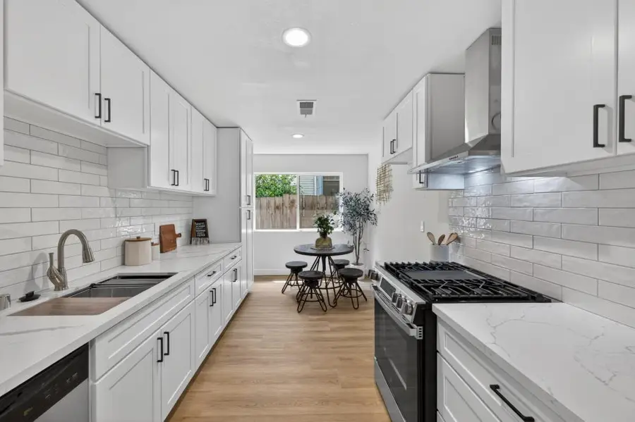 327 22nd Street, Sacramento, CA 95816 - #3