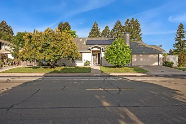 5740 Laguna Park Drive #B, Elk Grove, CA 95758