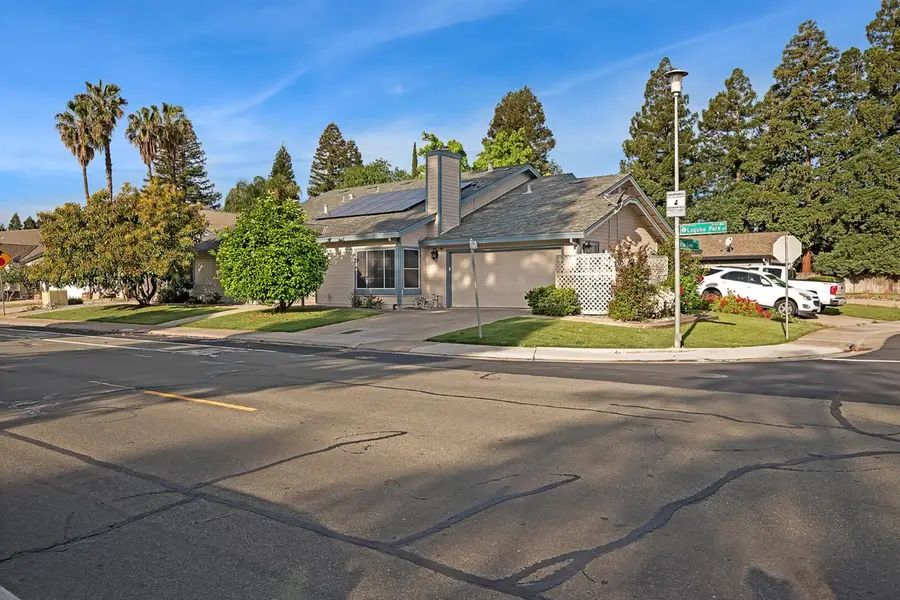 5740 Laguna Park Drive #B, Elk Grove, CA 95758 - #2