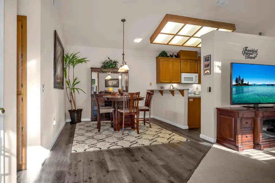 5740 Laguna Park Drive #B, Elk Grove, CA 95758 - #3