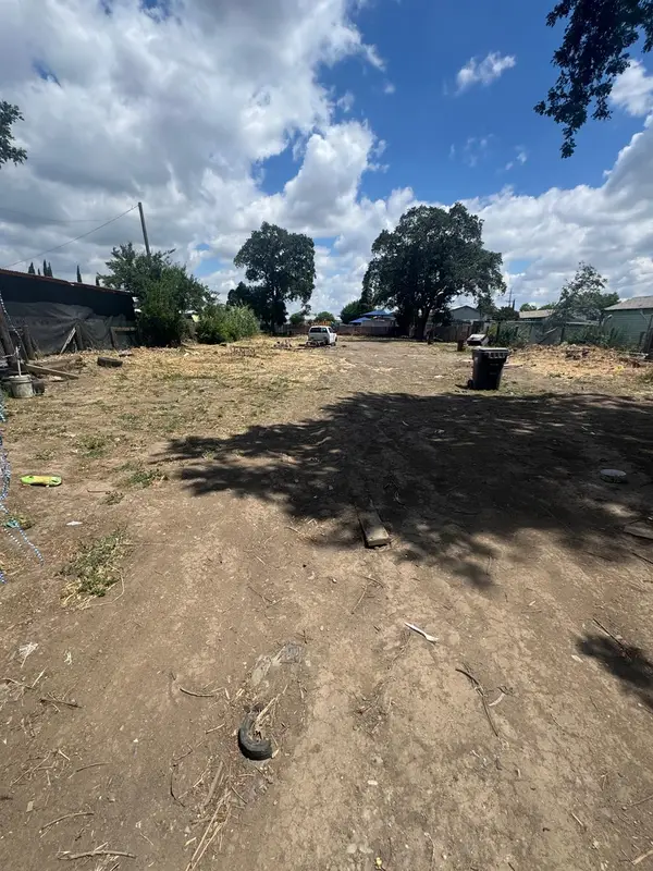 318 S Los Angeles Avenue, Stockton, CA 95203