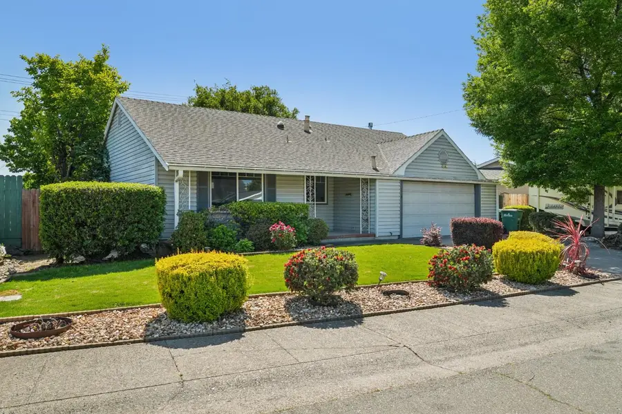 304 Margaret Way, Roseville, CA 95678 - #2
