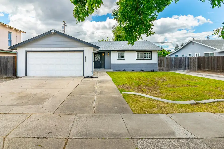 712 Woodrow Avenue, Modesto, CA 95350 - #2