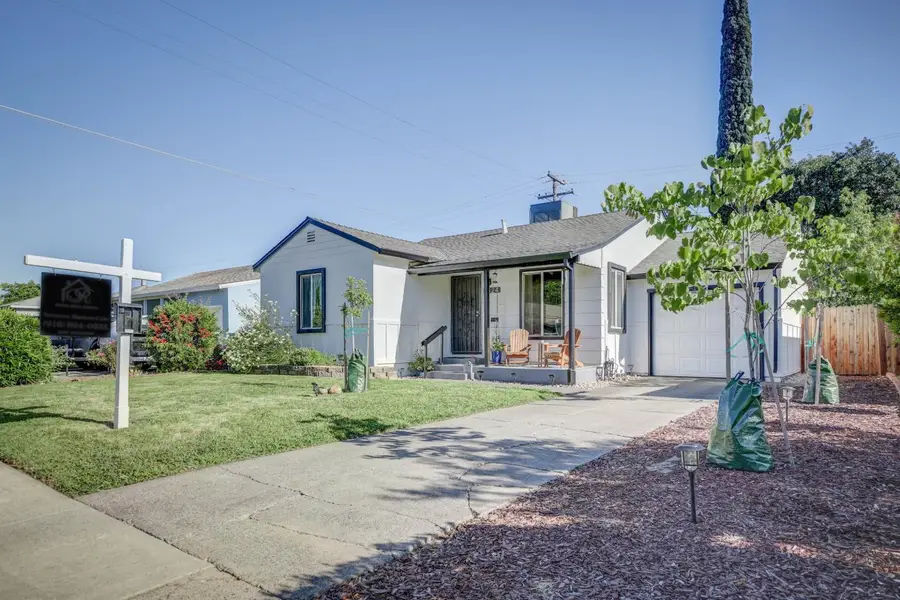 1424 Kitchner Road, Sacramento, CA 95822 - #2