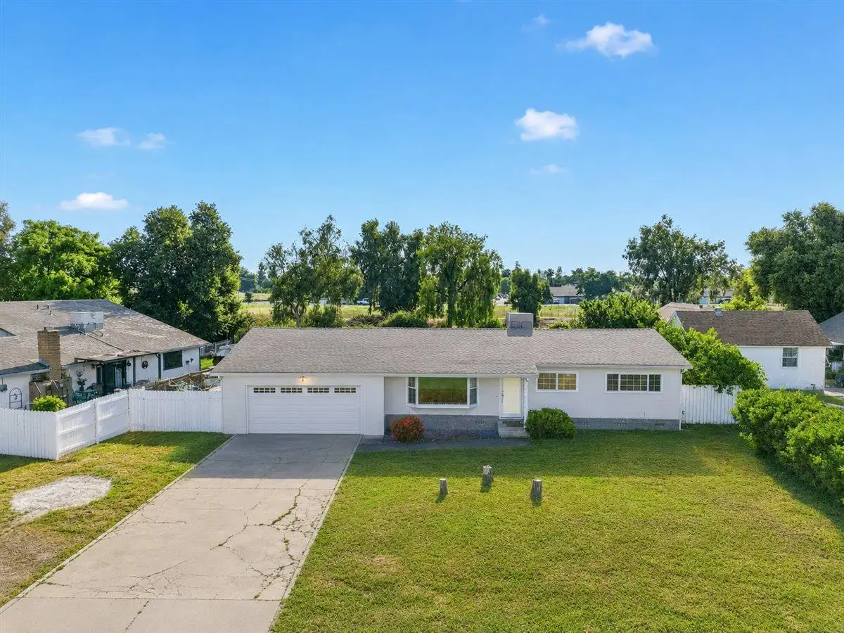 603 N Lincoln Way, Galt, CA 95632 - #1