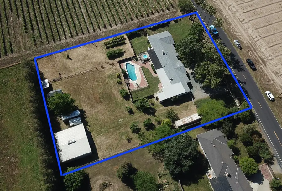 4592 W Woodbridge Road, Lodi, CA 95242 - #2