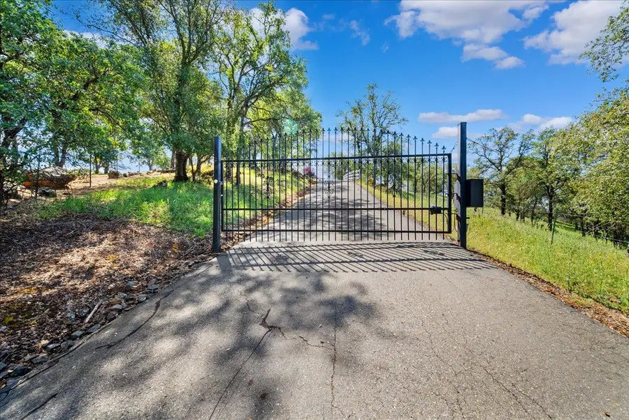 6947 Mountain View Terrace, Browns Valley, CA 95918 - #3