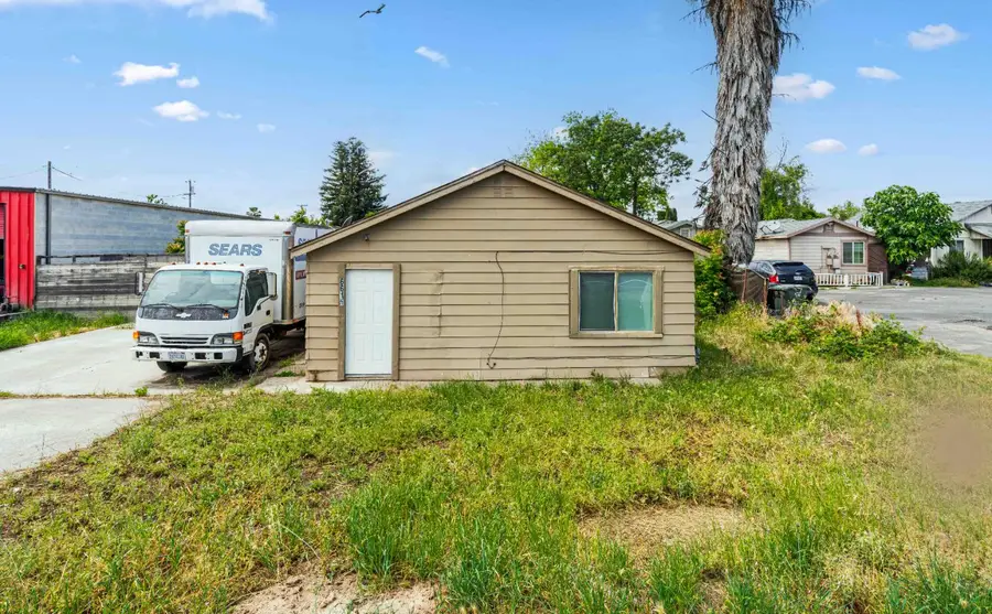 6615 Callander Avenue, Riverbank, CA 95367 - #2