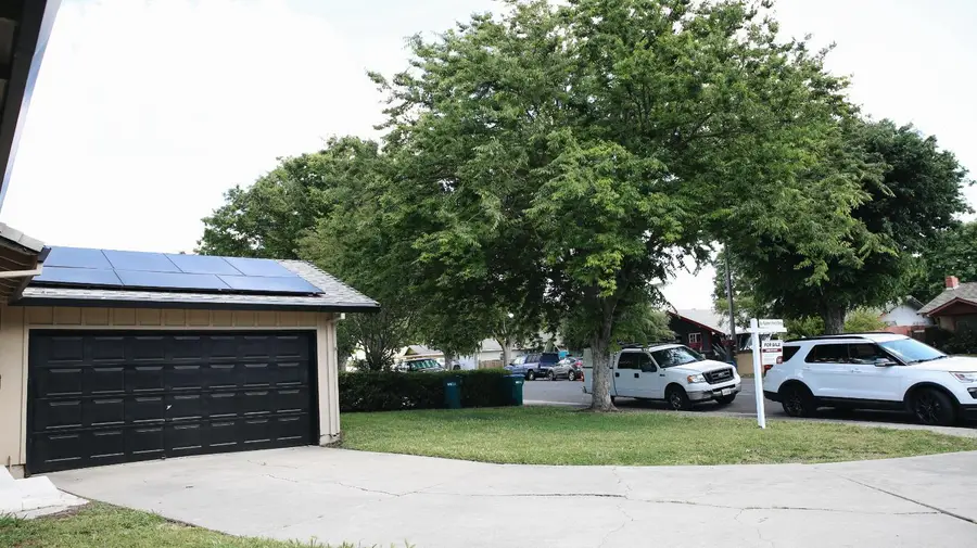 641 S West Lincoln Road, Stockton, CA 95207 - #2