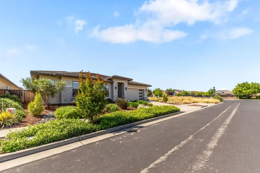 2704 Liberty Drive, Woodland, CA 95776 - #2