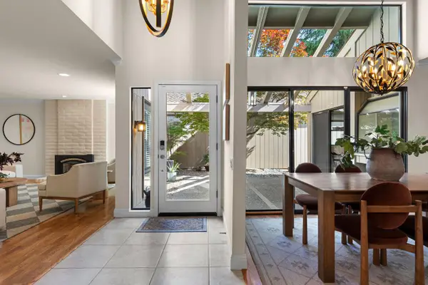 703 Dunbarton Circle, Sacramento, CA 95825