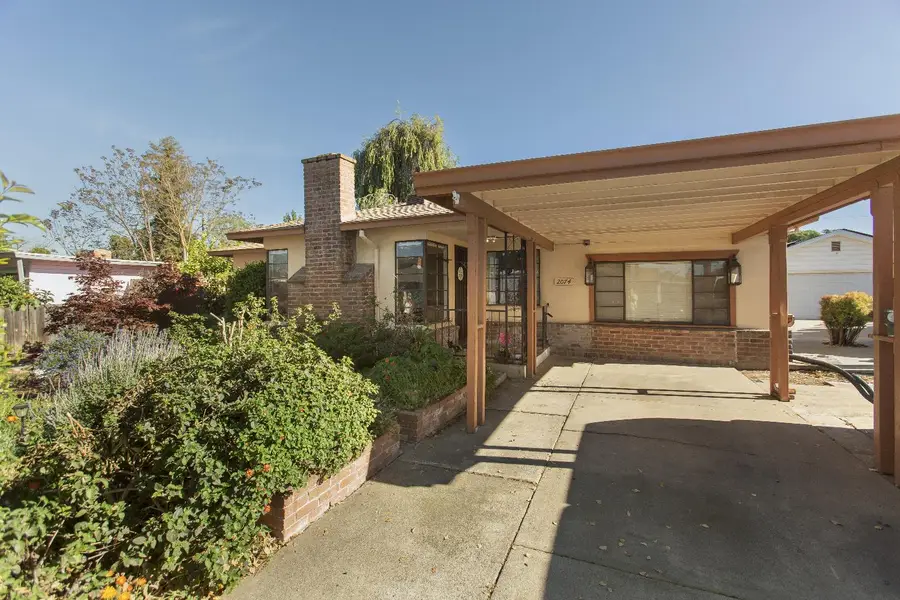 2074 W Monterey Avenue, Stockton, CA 95204 - #2