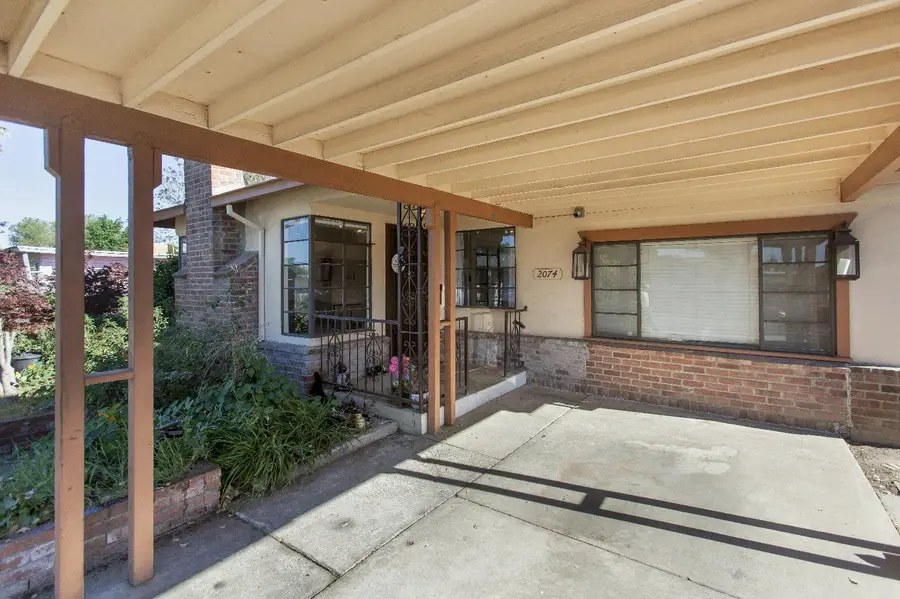 2074 W Monterey Avenue, Stockton, CA 95204 - #3