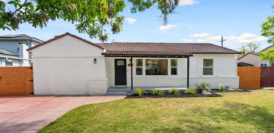 1526 W Monterey Avenue, Stockton, CA 95204 - #2