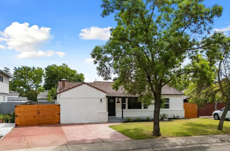 1526 W Monterey Avenue, Stockton, CA 95204 - #3