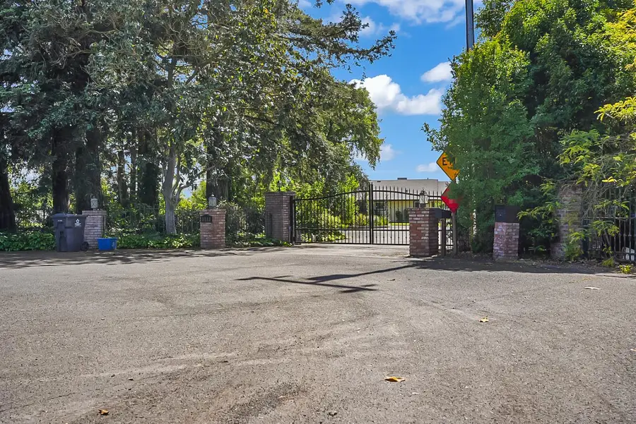 6112 E Slaton Ct, Stockton, CA 95215 - #2