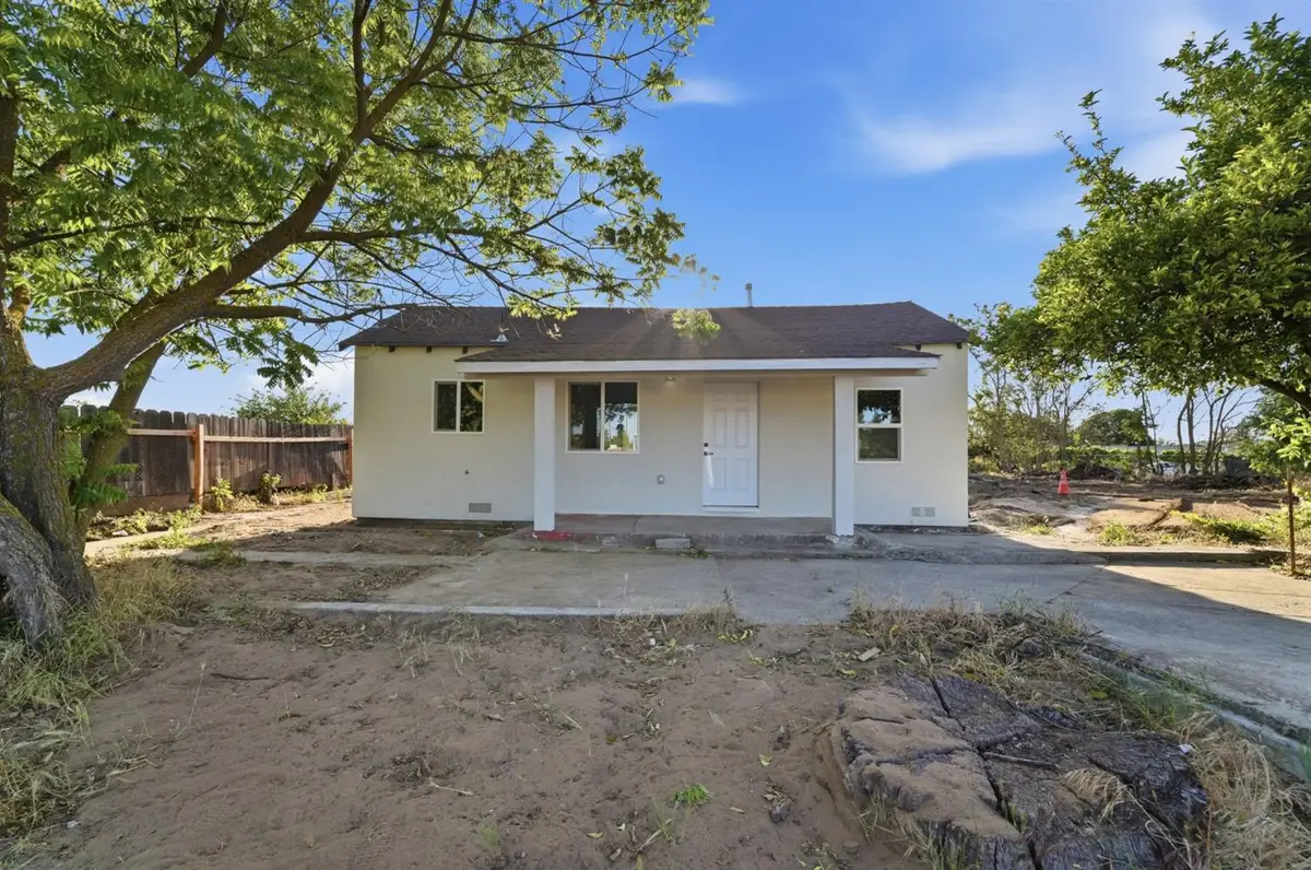 696 Pedersen Rd, Oakdale, CA 95361 - #1