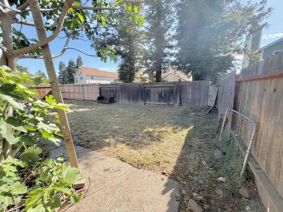 8159 Derbyshire Circle, Sacramento, CA 95828 - #3