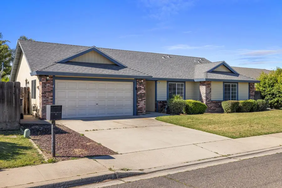 1050 W Tuolumne Road, Turlock, CA 95382 - #2