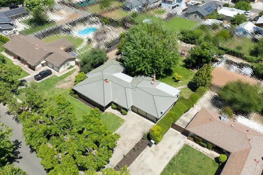 1550 Brayton Avenue, Escalon, CA 95320 - #2