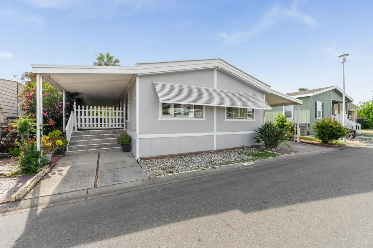 240 California Loop, Sacramento, CA 95823 - #1