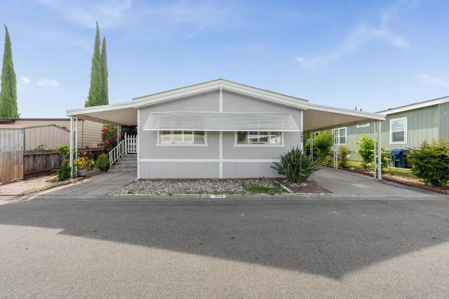 240 California Loop, Sacramento, CA 95823 - #3