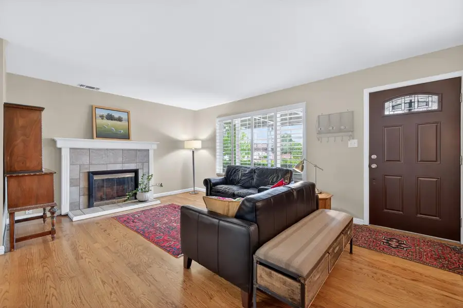 3832 Henderson Way, Carmichael, CA 95608 - #2