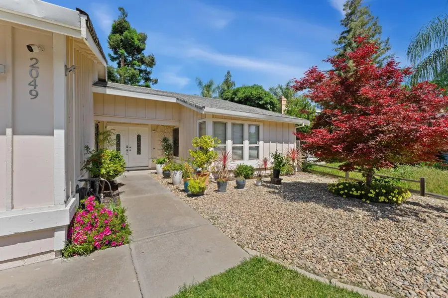 2049 Las Coches Way, Sacramento, CA 95833 - #2