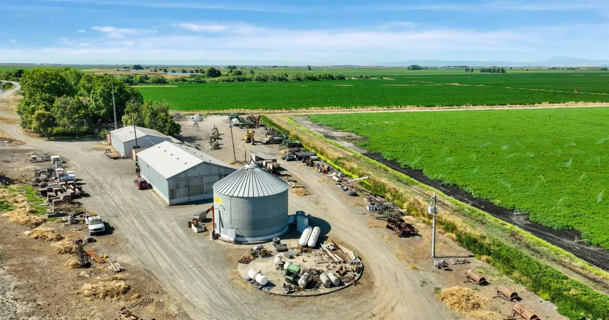 19701 Tyler Island Road, Walnut Grove, CA 95690 - #1