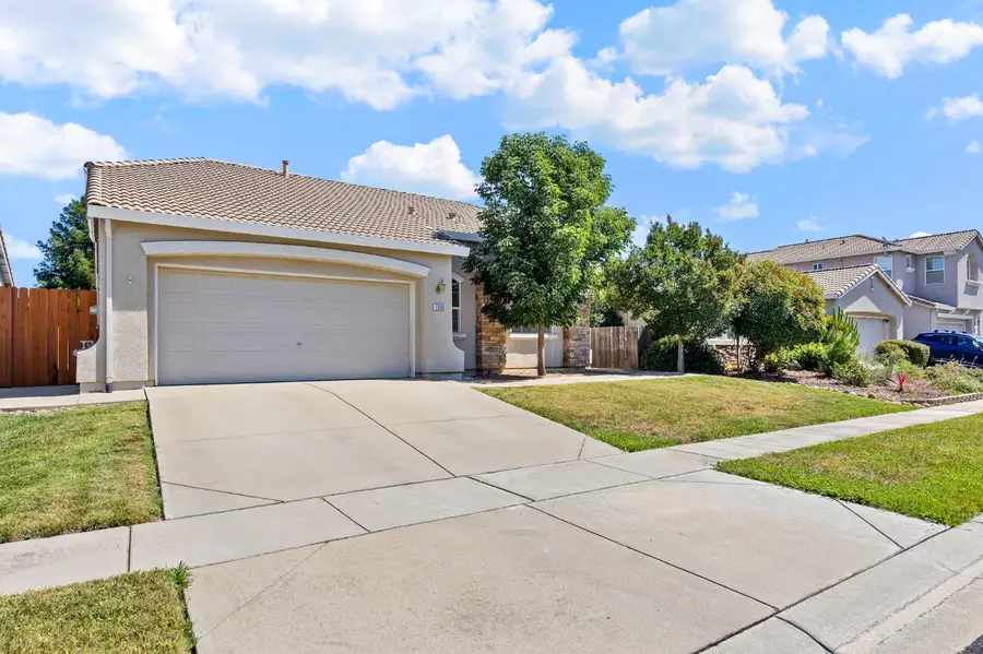 1359 Amaranth Street, Plumas Lake, CA 95961 - #3
